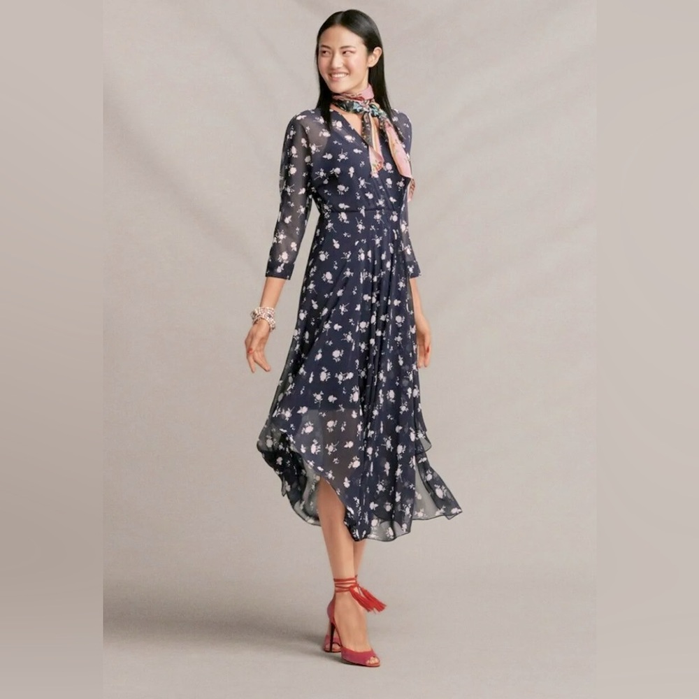 NWT- Cabi DREAM DRESS in pemberly print navy & beige with under sheath- size 6
